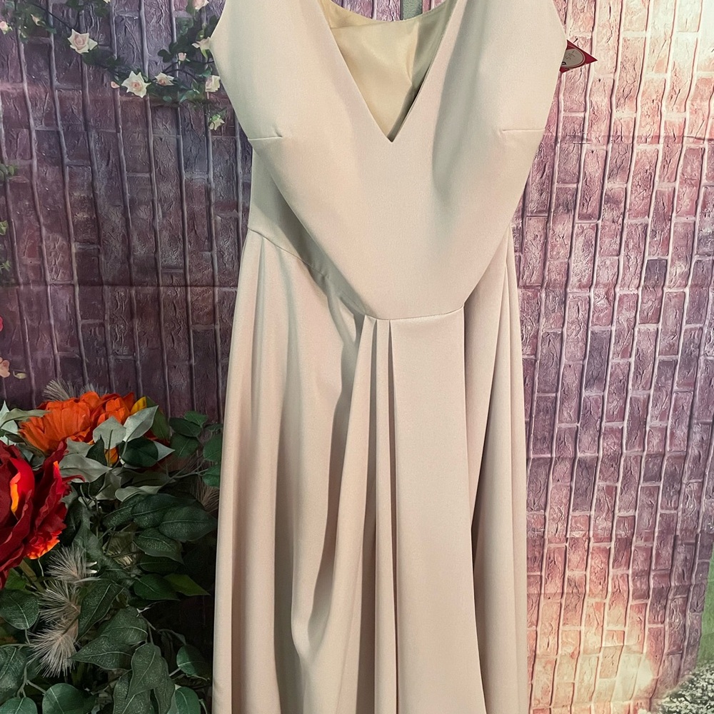 Elegant Cream Sleeveless Dress